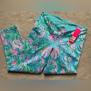 NWT LILLY WEEKENDER MIDI LEGGINGS
